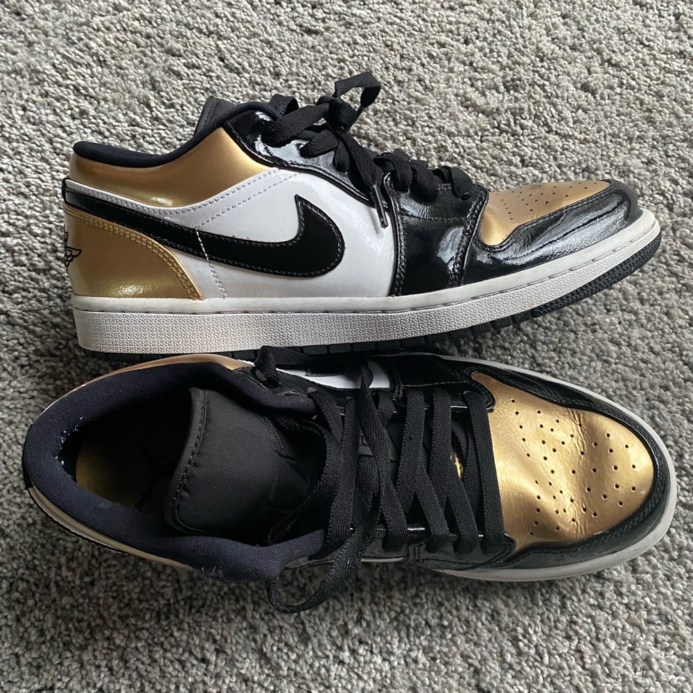 Nike air Jordan 1 low gold toe men’s size 9 shoes EUC